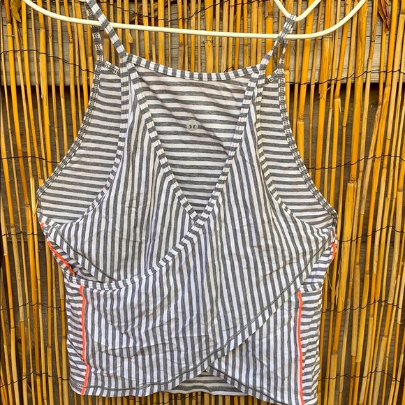 lululemon athletica Tops - LULULEMON CROPPED TANK - CROSS BACK